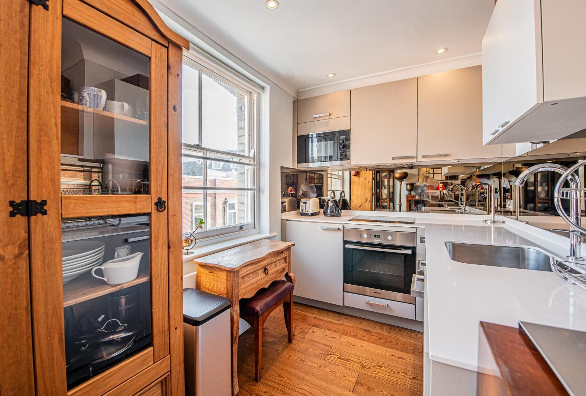 Stylish 1-Bed Flat In Soho - Prime Central London Londres Exterior foto